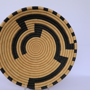 Kundana African Wall Basket, Rwanda baskets, African Woven basket,  Brown, Black