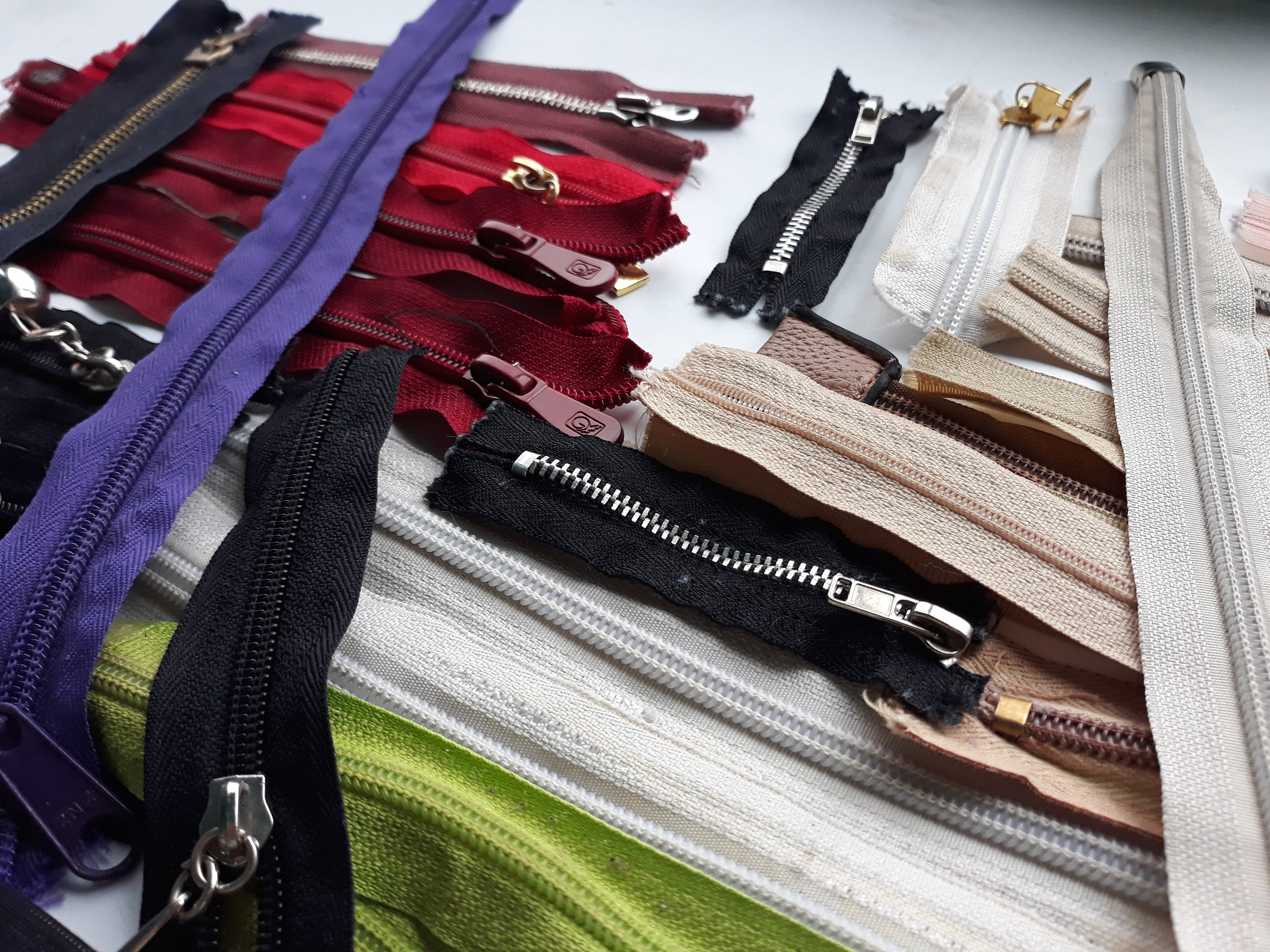 50 Vintage Sewing Zippers 4 to 24 Inch Length Used Invisable Etsy