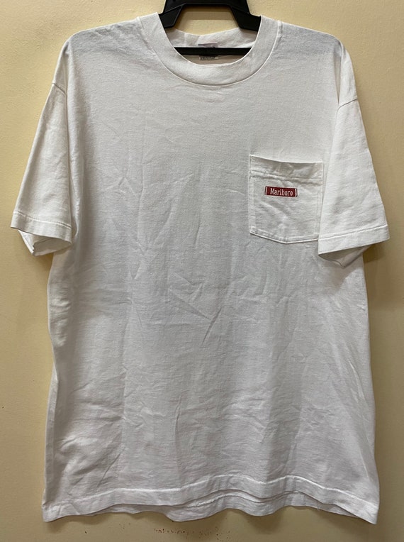 幸せなふたりに贈る結婚祝い Vintage 90s Marlboro Pocket T Shirt - Etsy トップス