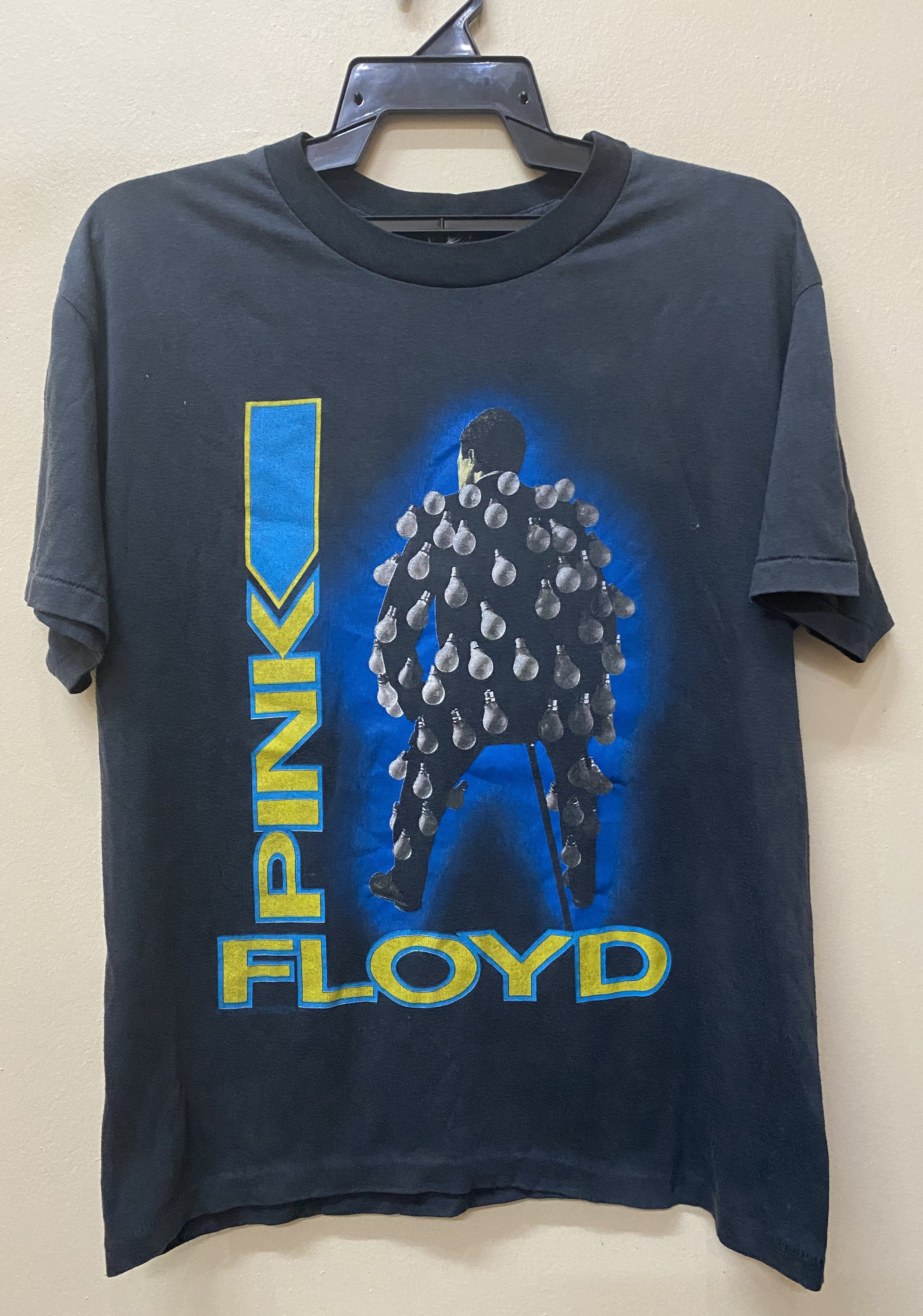 Vintage Pink Floyd on Tour 1989 T Shirt - Etsy Vintage Pink Floyd on Tour 1989 T Shirt - Etsy