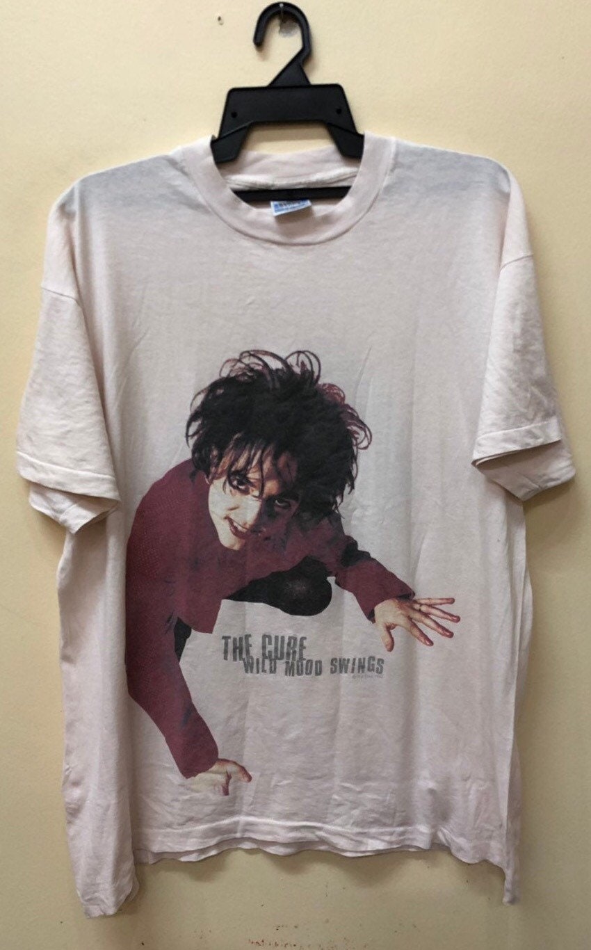 Vintage the Cure Robert Smiths 1996 T Shirt Bjork Ride Oasis