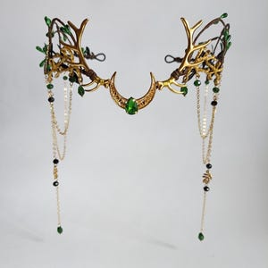 Gold antler crown with green crystals – Elven woodland tiara with chains, fantasy druid headpiece