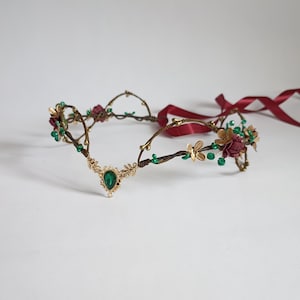 Elfen Blumen Tiara mit grünem Kristall – Waldfeen Krone für Cosplay, Fantasy Hochzeit oder Renaissance Festival