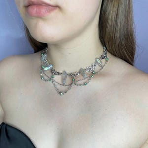 Elven Crystal Choker Necklace – Silver Filigree & Green Beads – Fantasy Statement Necklace for Cosplay, LARP, Renaissance Faire