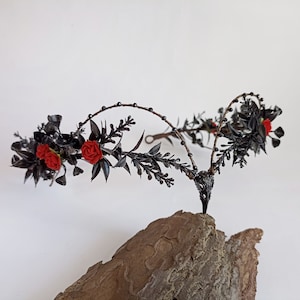Black red gothic floral tiara Raven skull crown Elven goth tiara Witch headpiece Vampire crown Goth hair accessories Halloween headpiece