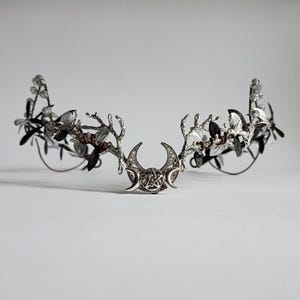 Moon Goddess Crown – Triple Moon Tiara with Pentacle, Elven Silver Branch Circlet, Wiccan Pagan Headpiece, Fantasy Cosplay Crown