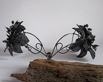 Gothic floral wire crown with black leaves and beads Black elven tiara Gothic circlet Dark fairy crown Goth hair accessories