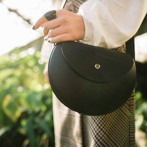 Black shoulder bag for women, wood and leather bag, luxury black bag, cross body bag, half moon bag, casual crossbody bag, wooden purse