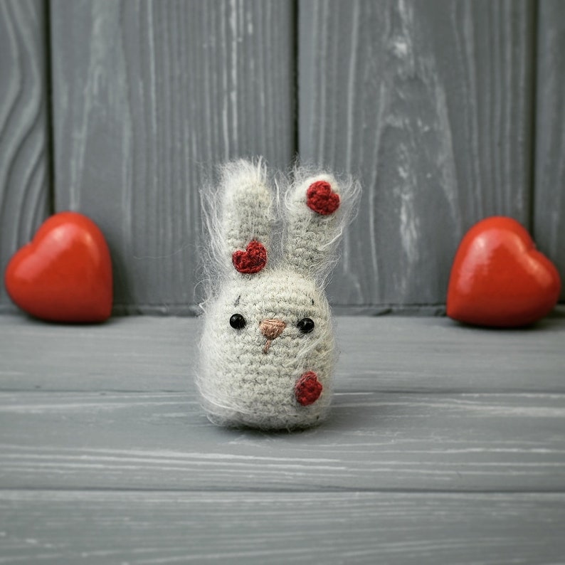 Tiny Bunny Crochet Pattern EN US, short and Easy pattern amigurumi, Miniature Easter bunny with the hearts tutorial PDF image 2