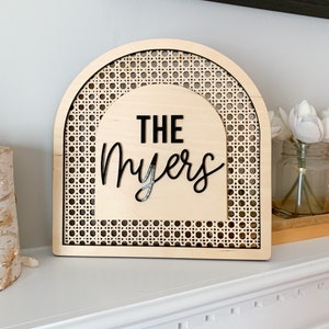 Rattan Arch Sign, decorazione murale boho, decorazione ispirata al rattan, insegna per l&#39;asilo nido boho, appendiabiti in rattan, segno con nome del bambino in rattan, segno acrilico in legno
