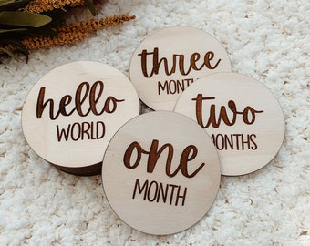 Baby maandelijkse mijlpaal markers, gepersonaliseerde baby naam teken, baby naam aankondiging teken, houten mijlpaal kaarten, maandelijkse mijlpaal hout