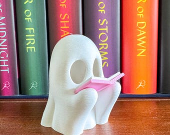 Figura de fantasma con libro y vela de té / Decoración para rincón de lectura / Adorno de estantería espeluznante / Estatua de fantasma de Halloween / Decoración acogedora para el hogar embrujado
