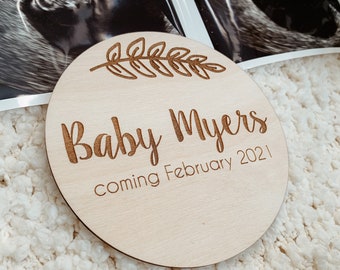 Pregnancy announcement photo prop, baby announcement disc, personalized baby sign, new baby announcement sign, wood photo prop for pregnancy