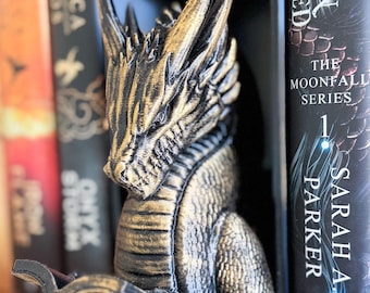 Reading dragon bookend, dragon bookshelf decor, dragon bookends, fourth wing decor, dragon book nook, fantasy bookends, reader gift,