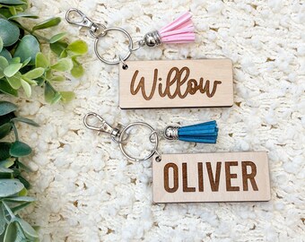 Backpack tag personalized, kids bag tag, name keychain, wood name keychain, backpack name tag, diaper bag tags, personalized luggage tags