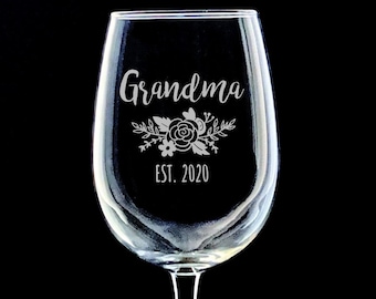 New Grandma Wine Glass, Grandma 2020 Gift, Engraved Wine Glass, First Time Grandma, Grandparent Gift, Mother's Day Gift