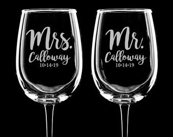 Engraved Mr and Mrs Wine Glasses, Custom Wedding Gift, Set of 2