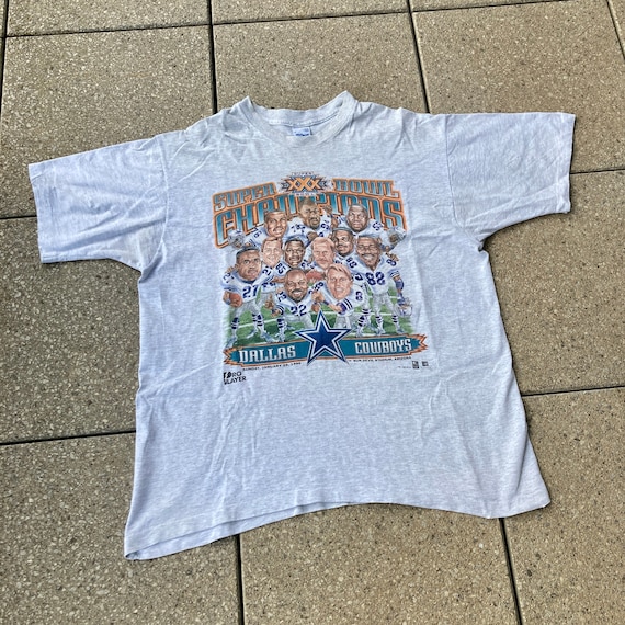 90s DALLAS COWBOYS T-shirt by Salem Sportswear / Comic Design