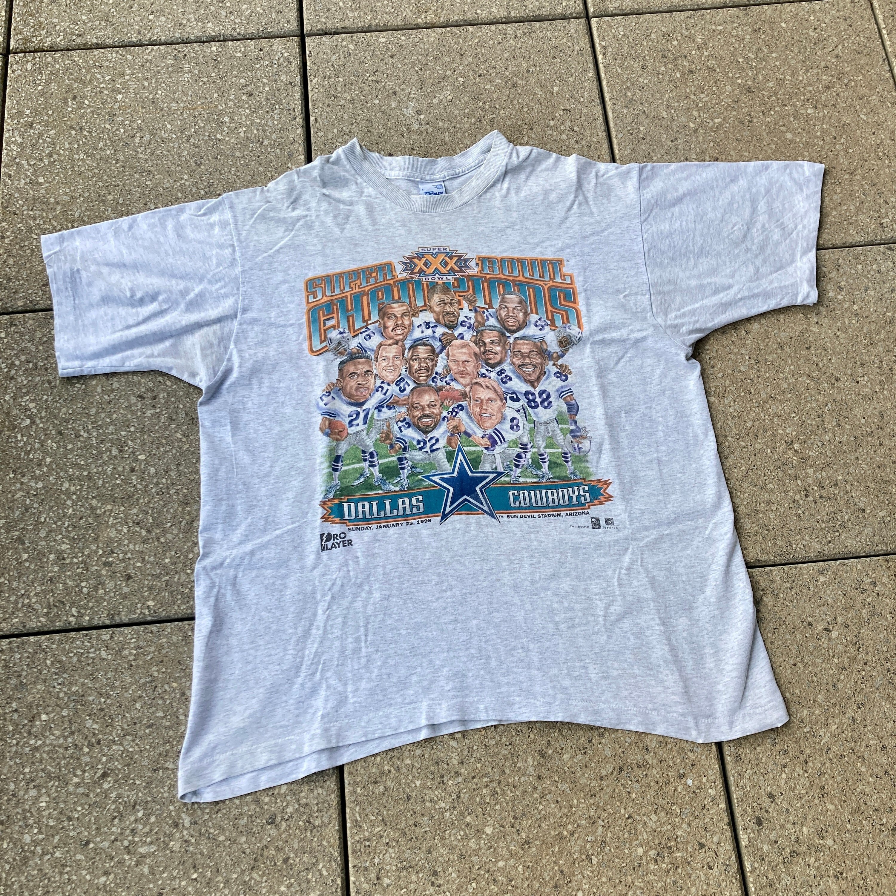 90s DALLAS COWBOYS T-shirt by Salem Sportswear / Comic Design