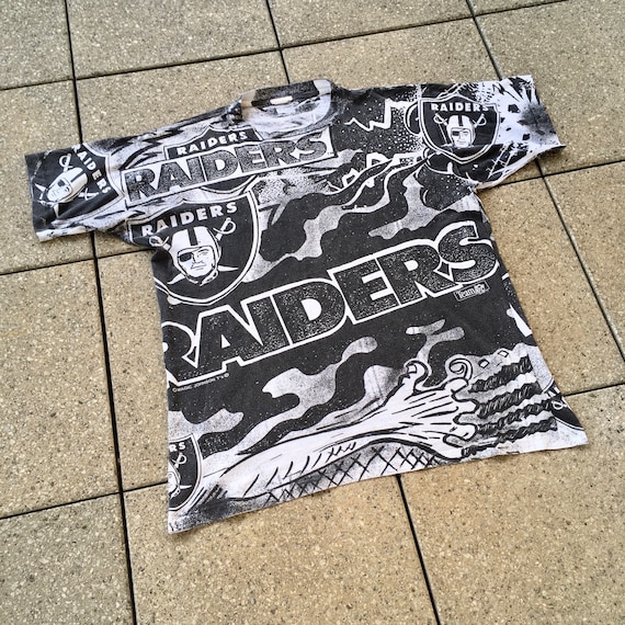 90s Los Angeles RAIDERS T-shirt by Michael Johnson T's / NFL 90s Los Angeles RAIDERS T-shirt by Michael Johnson T's / NFL