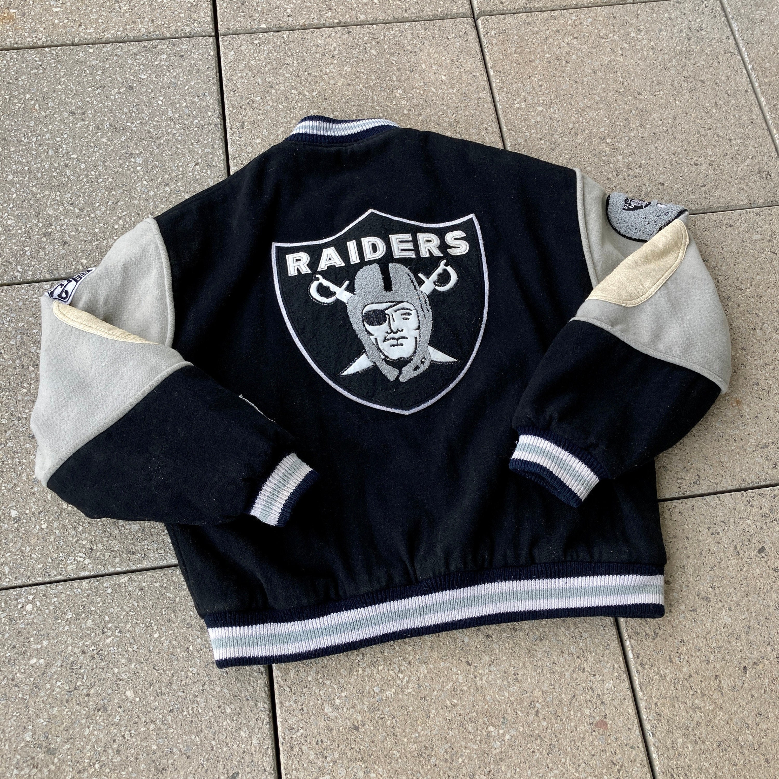 la raiders vest