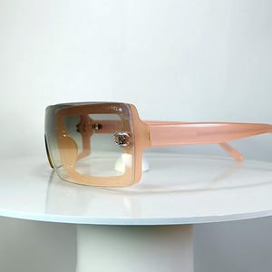 Pink chanel sunglasses - Etsy 日本
