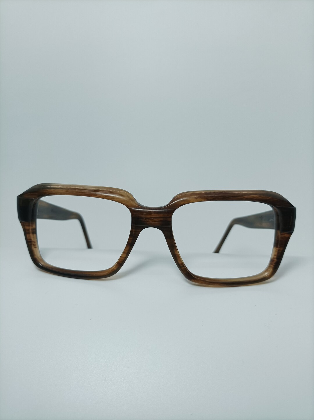 Maxime, anteojos, marcos, Kingsman, Fellini, cuadrados, ovalados