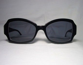 Salvatore Ferragamo Black Hard Shell Eyeglasses/sunglasses  display picture 1
