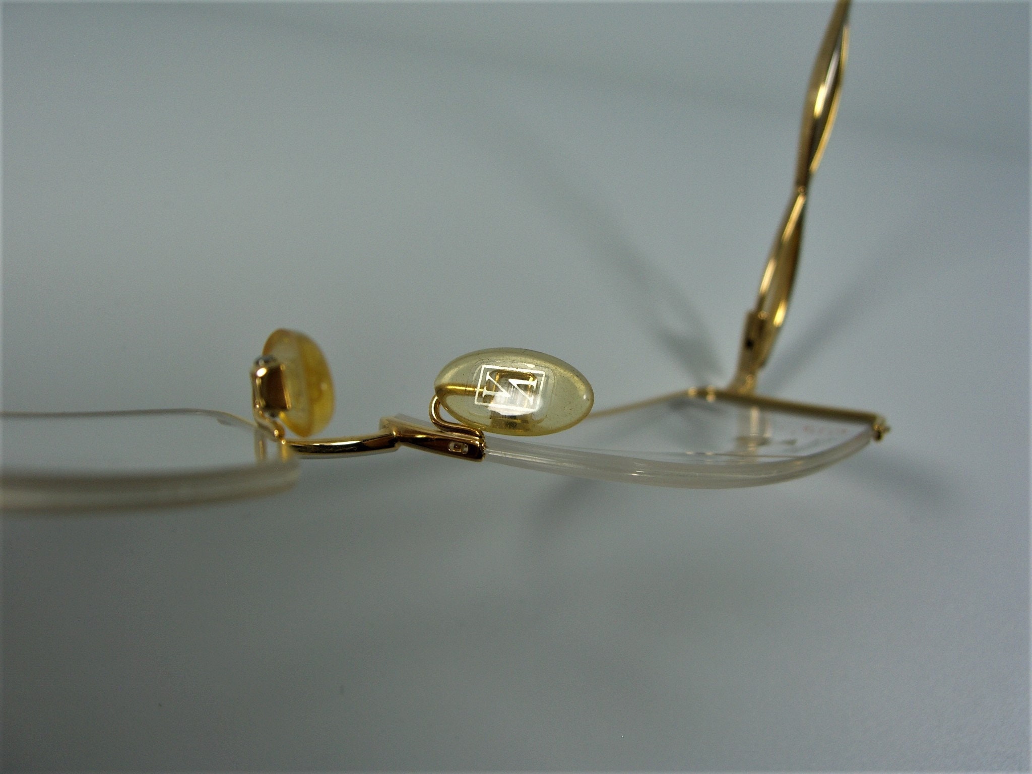VUILLET VEGA 眼鏡 フレーム ハーフリム ナイロール 22金メッキ？ Vuillet Vega ゴールド＆プラチナチタン眼鏡、ハーフリムオーバル