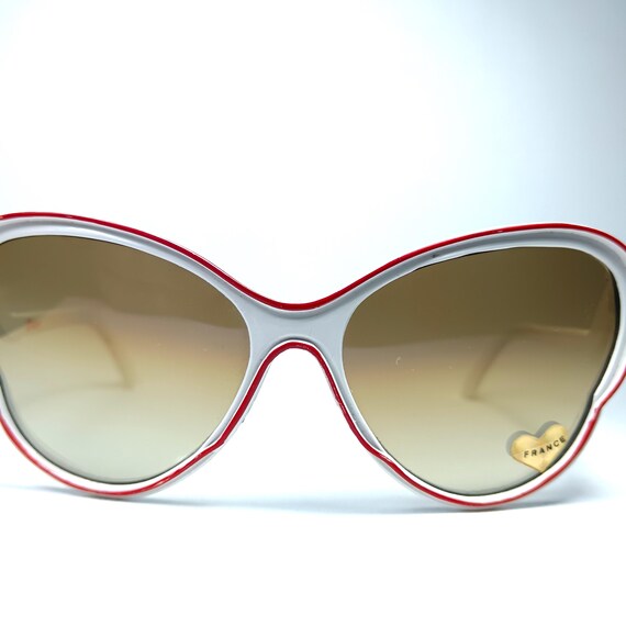 White oval sunglasses cat eye oval butterfly classic sunglasses Sunglasses oval - Gem main image 4