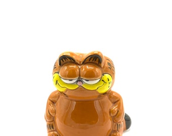 Gorgeous collectible and vintage Garfield  ceramic toothpick holder, by Enesco