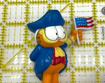 Gorgeous Collectible and Vintage Garfield as Washington, the