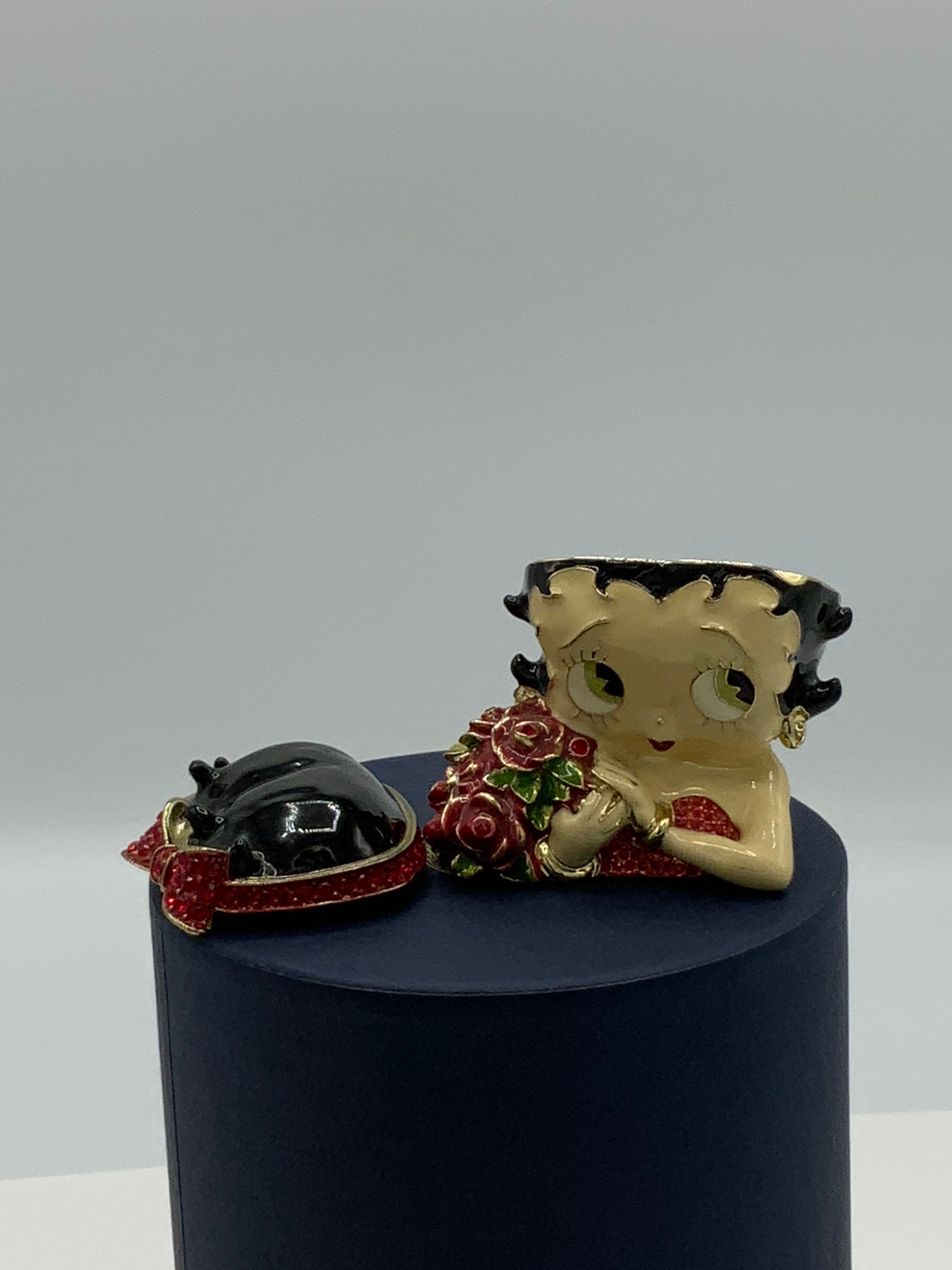ベティ置物 Gorgeous Collectible and Vintage Betty Boop Enamel With