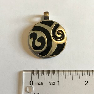 Round pendant
