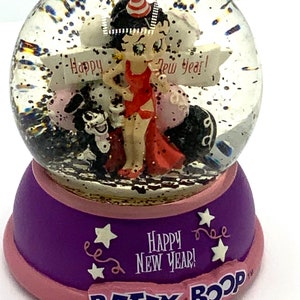 Wunderschöne Sammlerstück und seltene Betty Boop Schneekugel, Schneeball, Happy New Year ¡