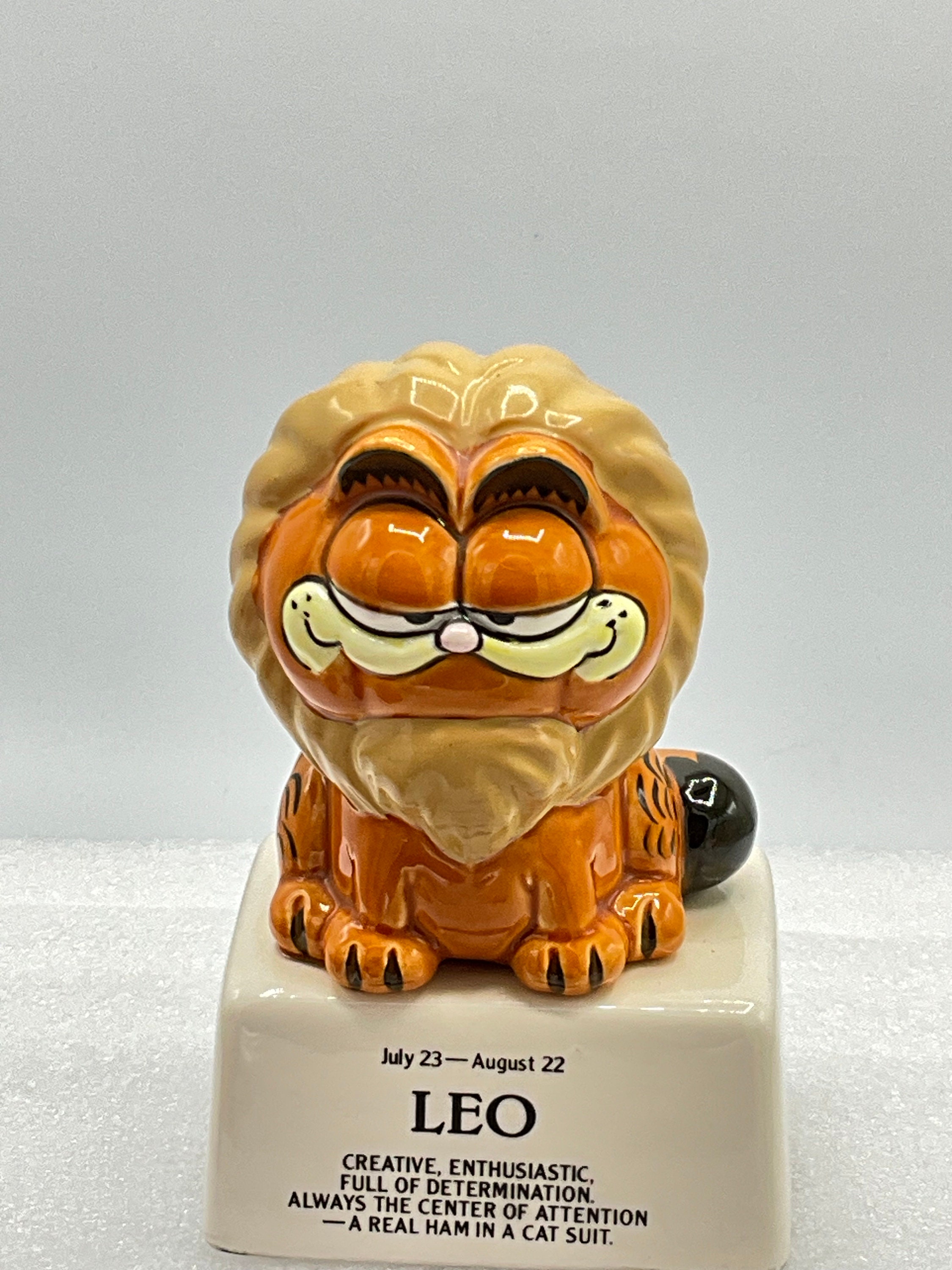 Gorgeous Collectible and Vintage Porcelain Garfield by