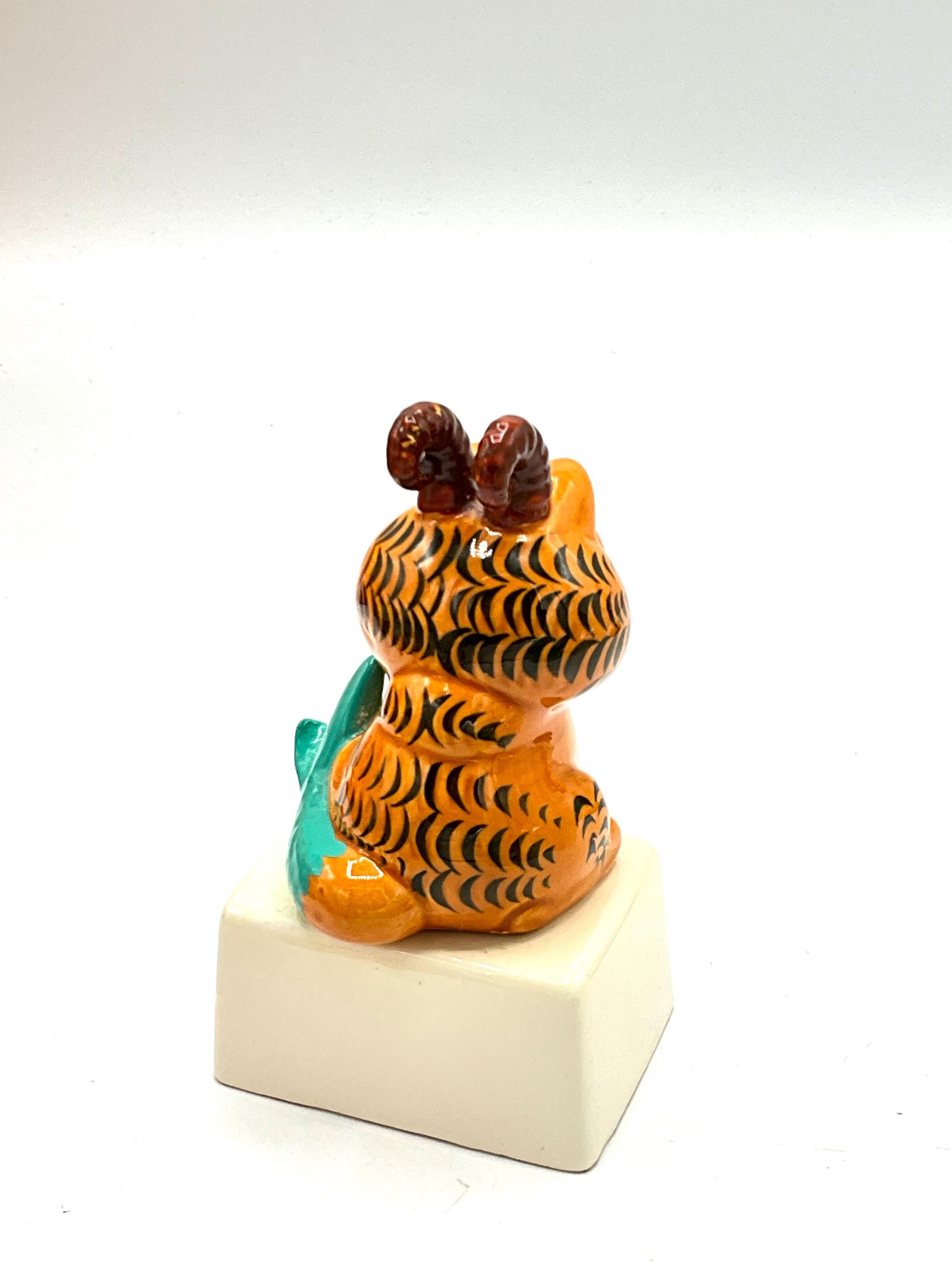 Gorgeous Collectible and Vintage Porcelain Garfield as