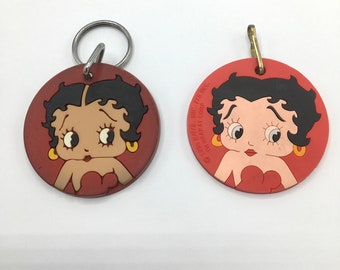 Gorgeous collectible and vintage Betty Boop keychain, plastic, red.