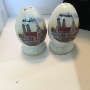 Reutter Porzellan Munchen shakers