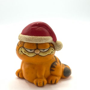 Gorgeous vintage Garfield Santa Claus, figurine, cat, red hat.