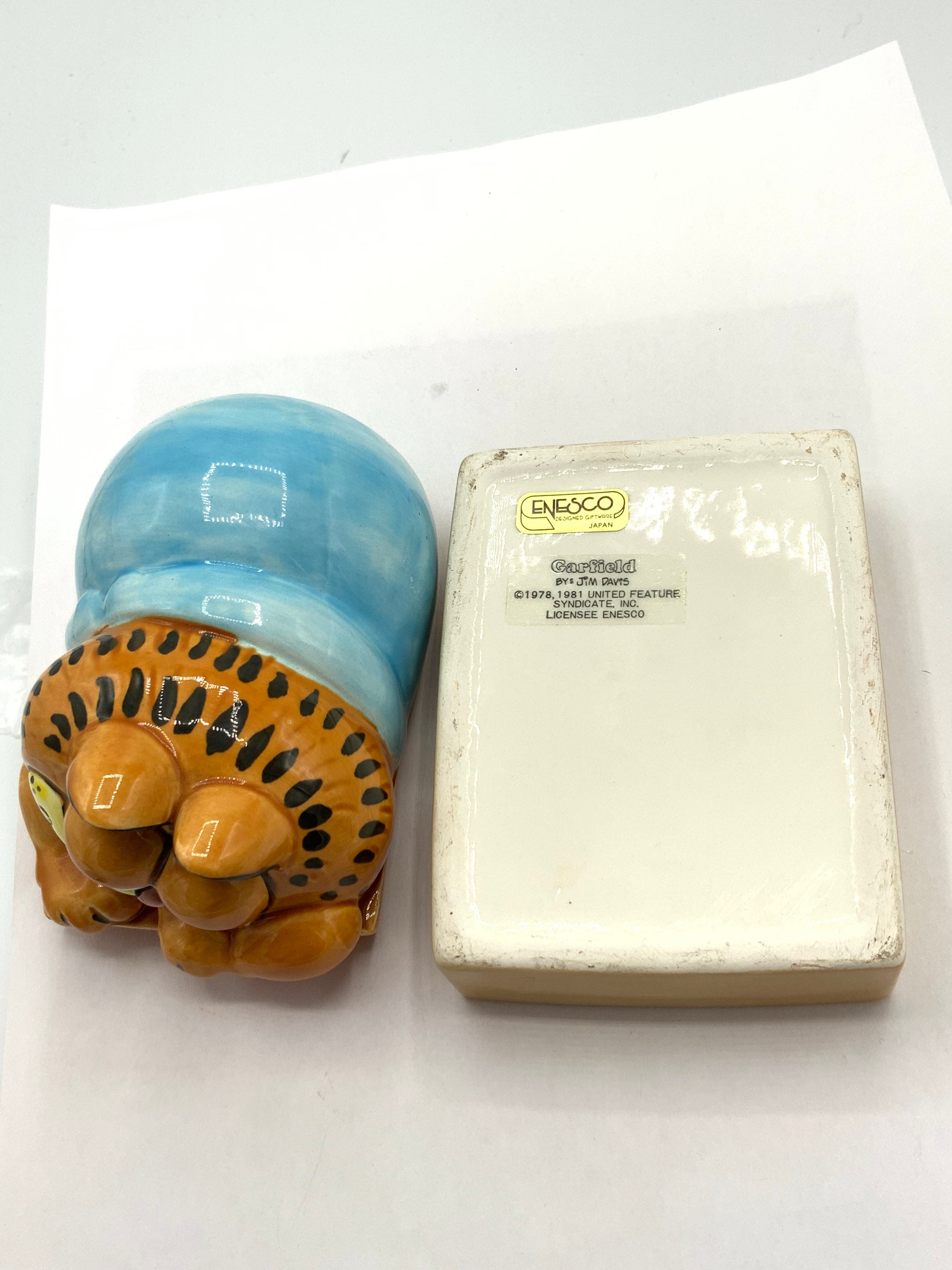 Gorgeous Collectible and Vintage Rare Ceramic Jewelry Garfield