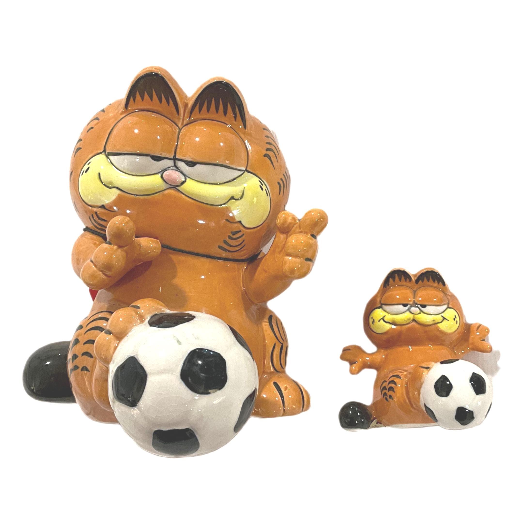 Gorgeous Collectible and Vintage Garfield Ceramic Figure or