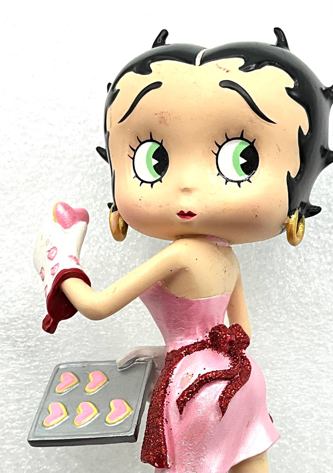 Gorgeous Collectible and Vintage Betty Boop Figurine, Too Hot to