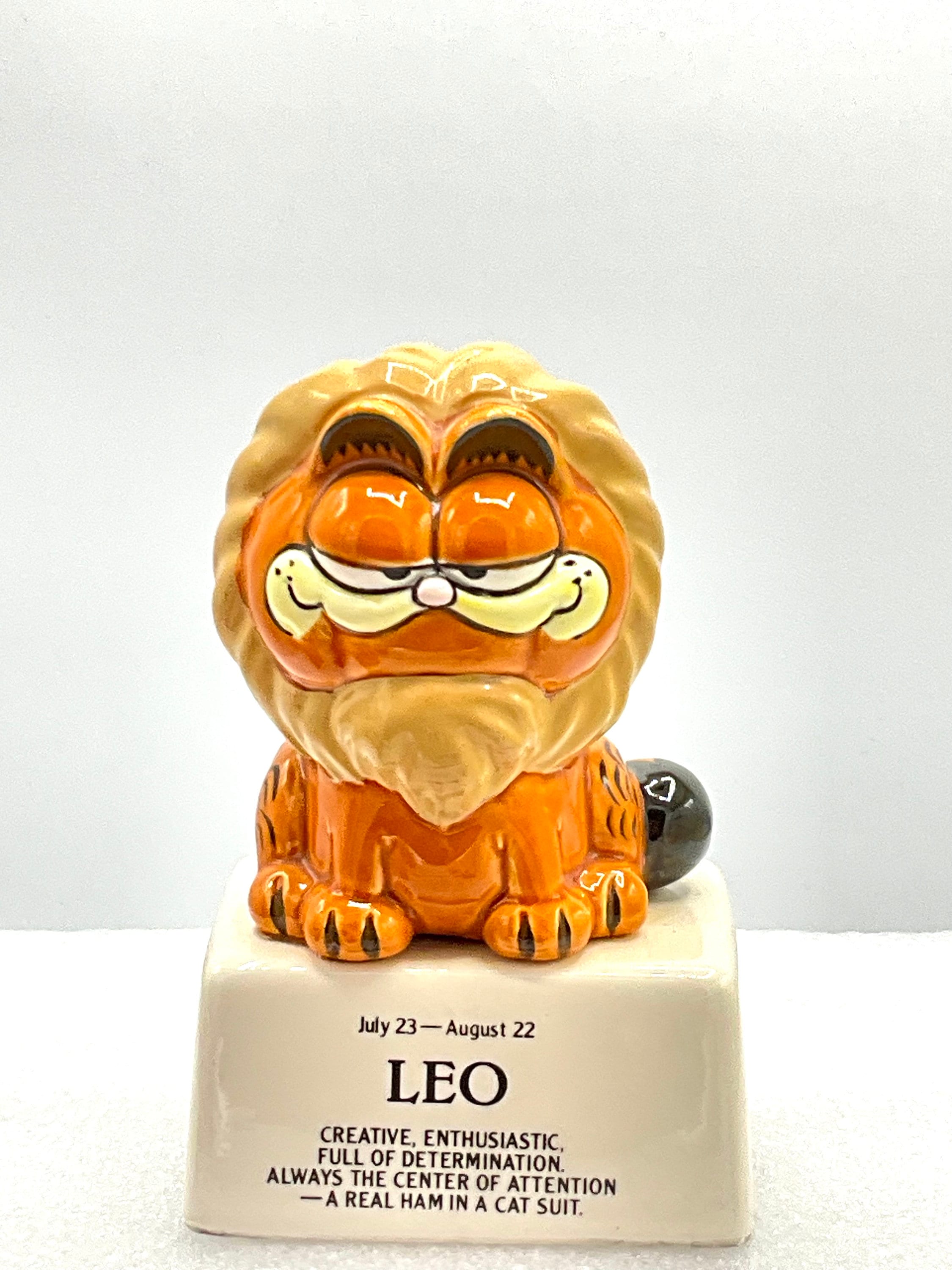 Gorgeous Collectible and Vintage Porcelain Garfield by