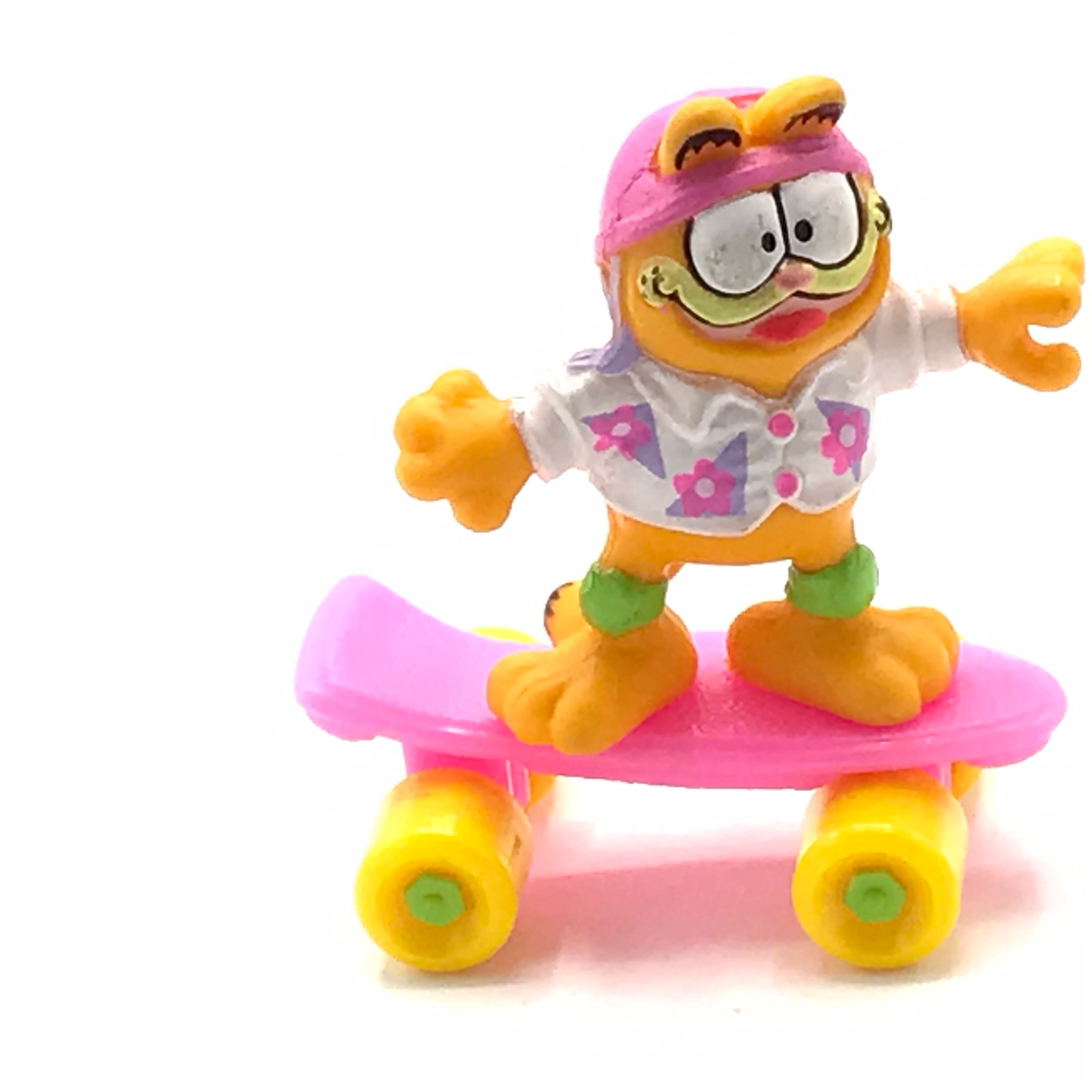 ガーフィールドスケートボードフィギュア Vintage Garfield on a Skateboard, Toy. - Etsy