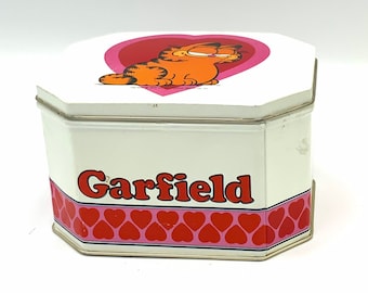 Gorgeous collectible and vintage Garfield tin box, just for teacher, metal.