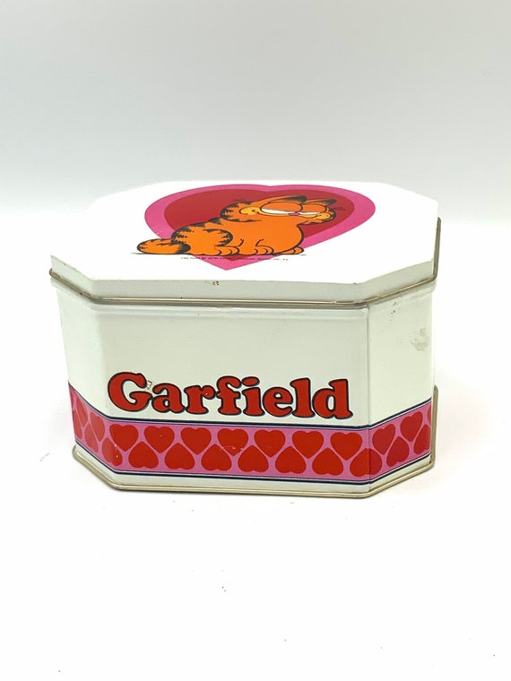 Gorgeous collectible and vintage Garfield tin box,