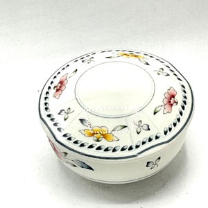 Gorgeous collectible and Vintage jewelry box, ceramic, Villeroy Boch bone China, Mettlach, Nanking.