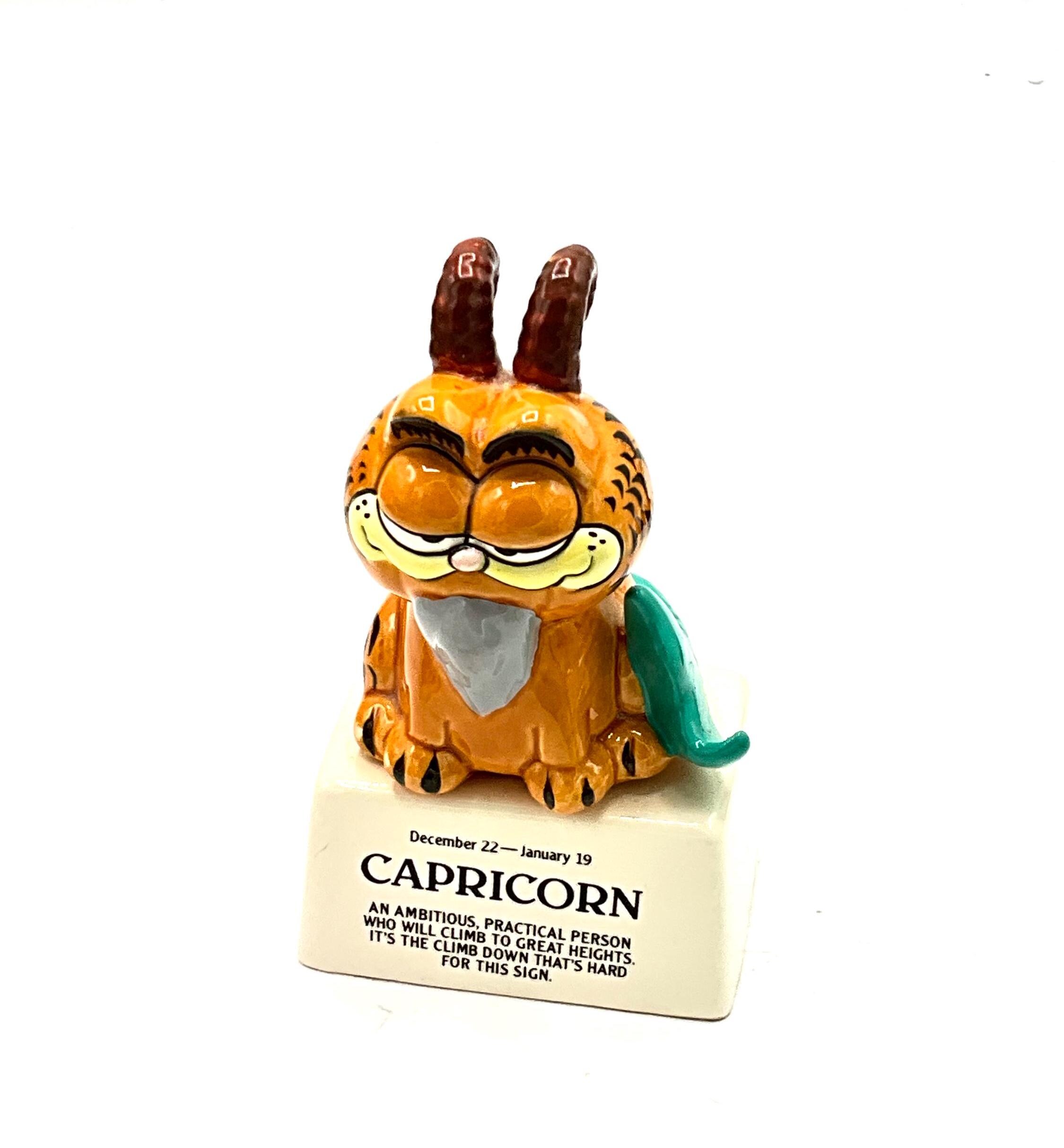 Gorgeous Collectible and Vintage Porcelain Garfield as
