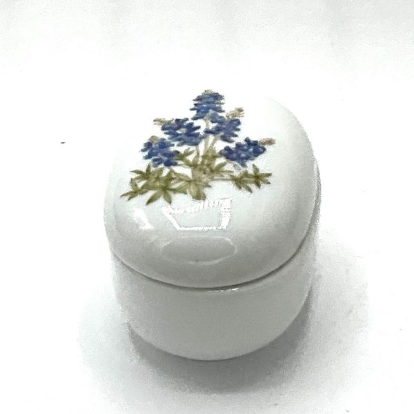 Gorgeous collectible and Vintage ceramic oval trinket box bluebonnet design Rose, Baxter made Japan.